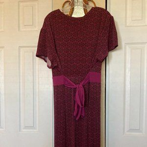 V-neck Geometric tieback dress